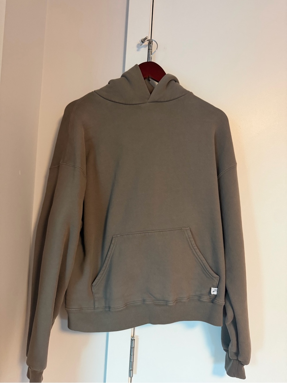AKIMBO hoodie in cement grey